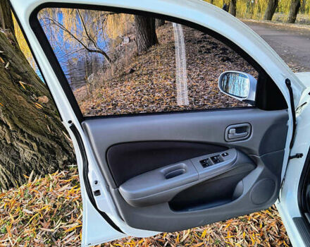 Белый Ниссан Альмера, объемом двигателя 1.6 л и пробегом 144 тыс. км за 6200 $, фото 16 на Automoto.ua