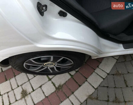 Белый Ниссан Альмера, объемом двигателя 1.6 л и пробегом 187 тыс. км за 5300 $, фото 32 на Automoto.ua