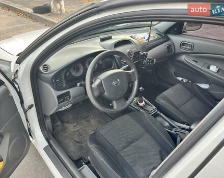 Белый Ниссан Альмера, объемом двигателя 1.6 л и пробегом 313 тыс. км за 4700 $, фото 10 на Automoto.ua