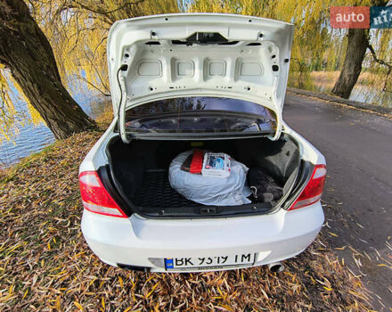 Белый Ниссан Альмера, объемом двигателя 1.6 л и пробегом 144 тыс. км за 6200 $, фото 20 на Automoto.ua