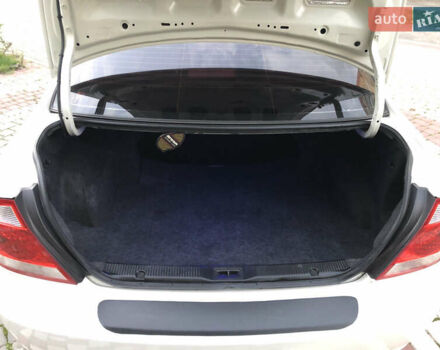 Белый Ниссан Альмера, объемом двигателя 1.6 л и пробегом 187 тыс. км за 5300 $, фото 31 на Automoto.ua