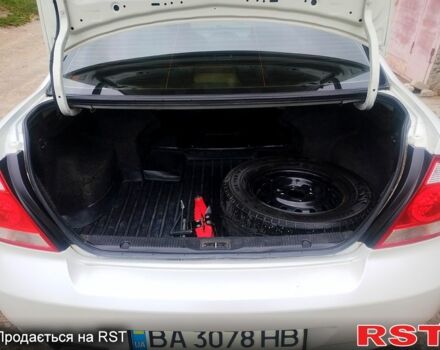 Белый Ниссан Альмера, объемом двигателя 1.6 л и пробегом 225 тыс. км за 4200 $, фото 4 на Automoto.ua