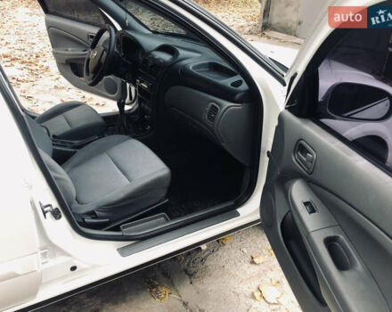 Белый Ниссан Альмера, объемом двигателя 1.6 л и пробегом 187 тыс. км за 5300 $, фото 21 на Automoto.ua