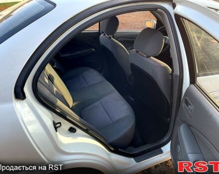 Белый Ниссан Альмера, объемом двигателя 1.6 л и пробегом 330 тыс. км за 3799 $, фото 8 на Automoto.ua