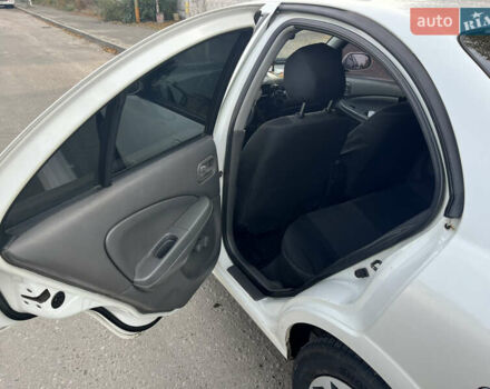 Белый Ниссан Альмера, объемом двигателя 1.6 л и пробегом 313 тыс. км за 4700 $, фото 12 на Automoto.ua