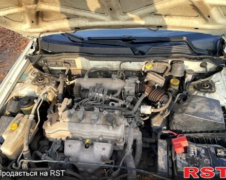 Белый Ниссан Альмера, объемом двигателя 1.6 л и пробегом 330 тыс. км за 3799 $, фото 9 на Automoto.ua