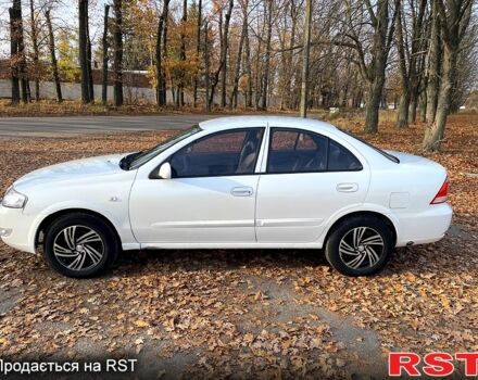 Белый Ниссан Альмера, объемом двигателя 1.6 л и пробегом 330 тыс. км за 3799 $, фото 6 на Automoto.ua