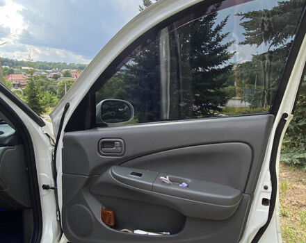 Белый Ниссан Альмера, объемом двигателя 1.6 л и пробегом 207 тыс. км за 5500 $, фото 11 на Automoto.ua