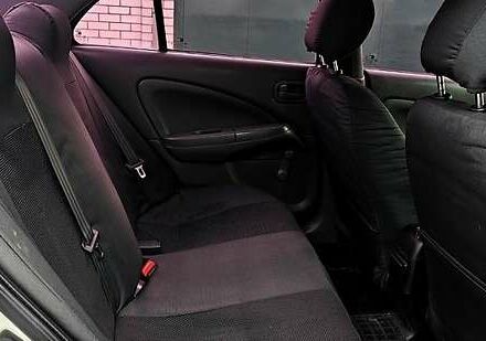 Белый Ниссан Альмера, объемом двигателя 1.6 л и пробегом 212 тыс. км за 4600 $, фото 9 на Automoto.ua