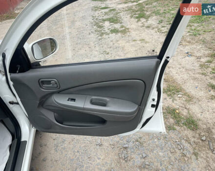 Білий Ніссан Альмера, об'ємом двигуна 1.6 л та пробігом 106 тис. км за 5600 $, фото 16 на Automoto.ua