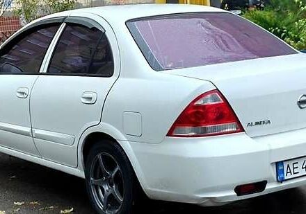Белый Ниссан Альмера, объемом двигателя 1.6 л и пробегом 212 тыс. км за 4600 $, фото 3 на Automoto.ua
