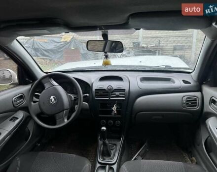 Белый Ниссан Альмера, объемом двигателя 1.6 л и пробегом 200 тыс. км за 1650 $, фото 7 на Automoto.ua