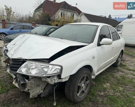Белый Ниссан Альмера, объемом двигателя 1.6 л и пробегом 200 тыс. км за 1650 $, фото 2 на Automoto.ua
