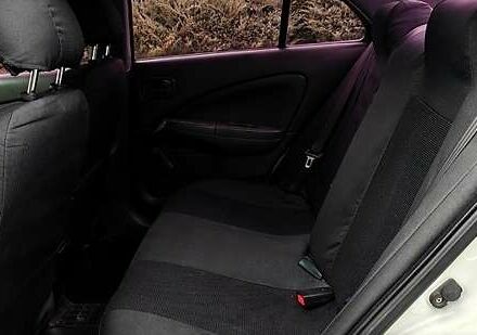 Белый Ниссан Альмера, объемом двигателя 1.6 л и пробегом 212 тыс. км за 4600 $, фото 5 на Automoto.ua