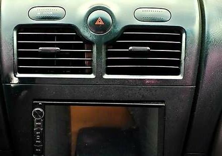 Белый Ниссан Альмера, объемом двигателя 1.6 л и пробегом 212 тыс. км за 4600 $, фото 8 на Automoto.ua