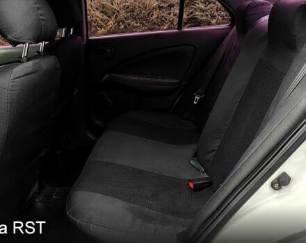 Белый Ниссан Альмера, объемом двигателя 1.6 л и пробегом 212 тыс. км за 4600 $, фото 7 на Automoto.ua