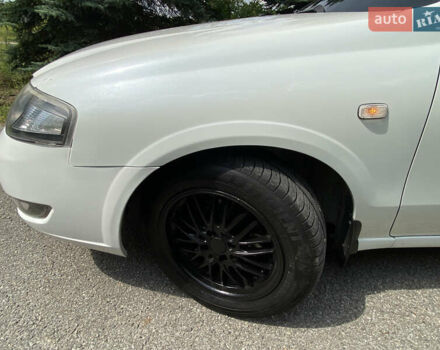 Белый Ниссан Альмера, объемом двигателя 1.6 л и пробегом 207 тыс. км за 5500 $, фото 6 на Automoto.ua