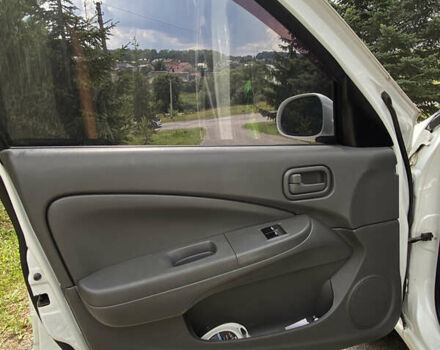 Белый Ниссан Альмера, объемом двигателя 1.6 л и пробегом 207 тыс. км за 5500 $, фото 13 на Automoto.ua