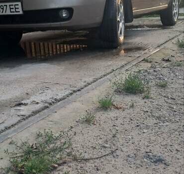 Бежевый Ниссан Альмера, объемом двигателя 1.5 л и пробегом 315 тыс. км за 3100 $, фото 7 на Automoto.ua