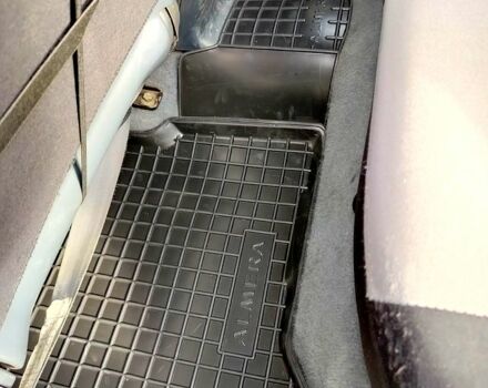 Бежевый Ниссан Альмера, объемом двигателя 1.6 л и пробегом 300 тыс. км за 4300 $, фото 9 на Automoto.ua