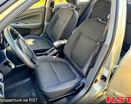 Бежевый Ниссан Альмера, объемом двигателя 1.6 л и пробегом 220 тыс. км за 4500 $, фото 4 на Automoto.ua