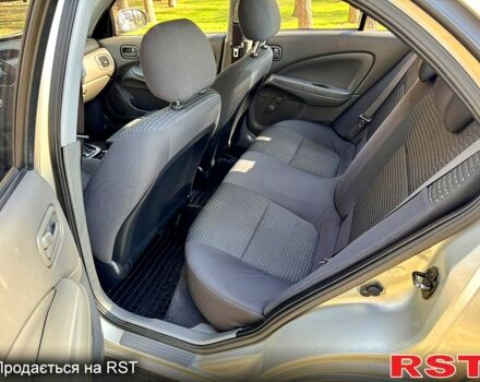 Бежевый Ниссан Альмера, объемом двигателя 1.6 л и пробегом 220 тыс. км за 4500 $, фото 6 на Automoto.ua