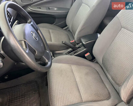 Черный Ниссан Альмера, объемом двигателя 1.6 л и пробегом 121 тыс. км за 5450 $, фото 6 на Automoto.ua