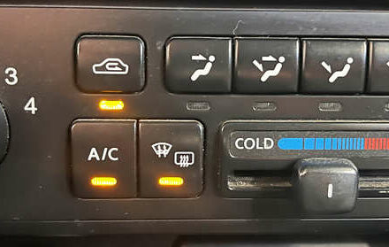 Черный Ниссан Альмера, объемом двигателя 1.6 л и пробегом 121 тыс. км за 5450 $, фото 15 на Automoto.ua