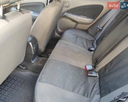 Черный Ниссан Альмера, объемом двигателя 1.6 л и пробегом 225 тыс. км за 5200 $, фото 9 на Automoto.ua