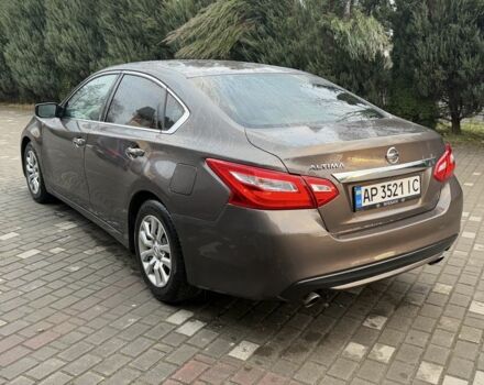 Коричневий Ніссан Альмера, об'ємом двигуна 2.5 л та пробігом 178 тис. км за 7990 $, фото 2 на Automoto.ua