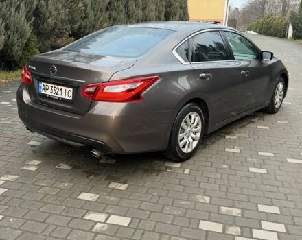 Коричневий Ніссан Альмера, об'ємом двигуна 2.5 л та пробігом 178 тис. км за 7990 $, фото 1 на Automoto.ua