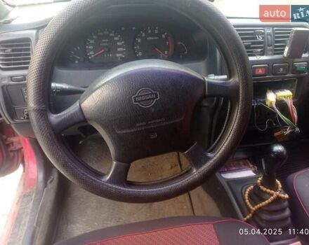 Красный Ниссан Альмера, объемом двигателя 1.39 л и пробегом 332 тыс. км за 1300 $, фото 14 на Automoto.ua