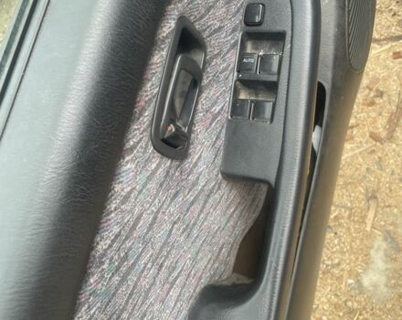 Красный Ниссан Альмера, объемом двигателя 1.6 л и пробегом 30 тыс. км за 1550 $, фото 5 на Automoto.ua