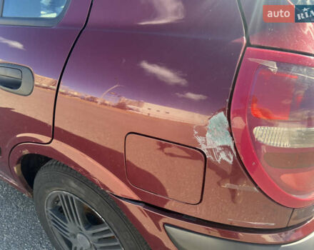 Красный Ниссан Альмера, объемом двигателя 1.77 л и пробегом 246 тыс. км за 2800 $, фото 4 на Automoto.ua