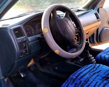 Ниссан Альмера, объемом двигателя 1.6 л и пробегом 300 тыс. км за 1500 $, фото 1 на Automoto.ua