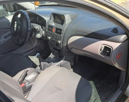 Желтый Ниссан Альмера, объемом двигателя 1.8 л и пробегом 298 тыс. км за 2700 $, фото 1 на Automoto.ua