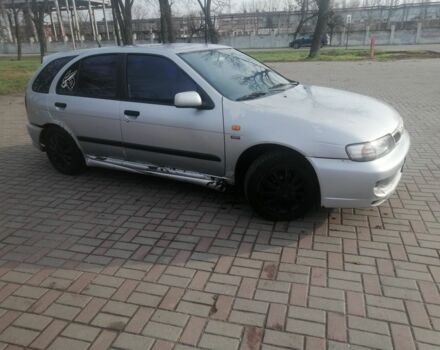 Серый Ниссан Альмера, объемом двигателя 1.6 л и пробегом 247 тыс. км за 950 $, фото 5 на Automoto.ua