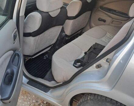 Серый Ниссан Альмера, объемом двигателя 1.5 л и пробегом 240 тыс. км за 4000 $, фото 4 на Automoto.ua