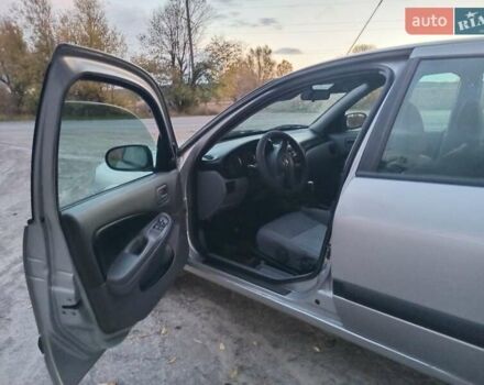 Серый Ниссан Альмера, объемом двигателя 1.5 л и пробегом 291 тыс. км за 2750 $, фото 2 на Automoto.ua