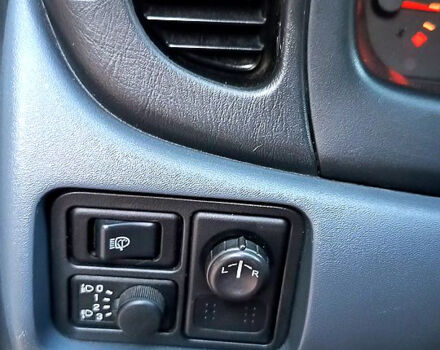 Серый Ниссан Альмера, объемом двигателя 1.5 л и пробегом 264 тыс. км за 3999 $, фото 4 на Automoto.ua