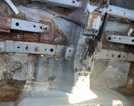 Серый Ниссан Альмера, объемом двигателя 1.5 л и пробегом 240 тыс. км за 1700 $, фото 5 на Automoto.ua