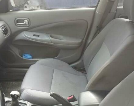 Серый Ниссан Альмера, объемом двигателя 1.5 л и пробегом 380 тыс. км за 2100 $, фото 4 на Automoto.ua