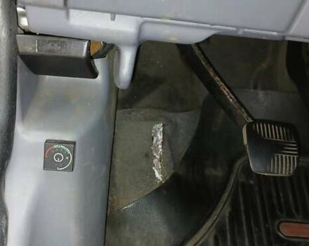 Серый Ниссан Альмера, объемом двигателя 1.5 л и пробегом 380 тыс. км за 2100 $, фото 8 на Automoto.ua