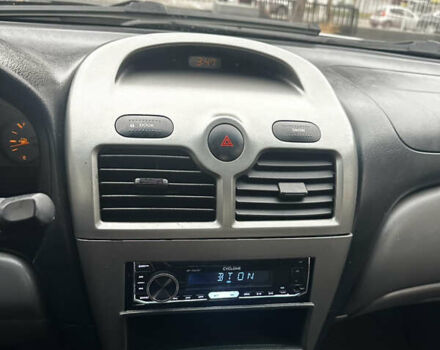 Сірий Ніссан Альмера, об'ємом двигуна 1.6 л та пробігом 220 тис. км за 4800 $, фото 11 на Automoto.ua