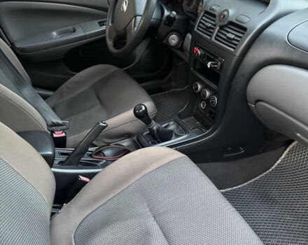 Сірий Ніссан Альмера, об'ємом двигуна 1.6 л та пробігом 216 тис. км за 5800 $, фото 1 на Automoto.ua