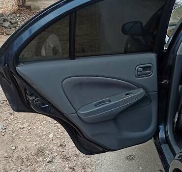 Синий Ниссан Альмера, объемом двигателя 1.6 л и пробегом 213 тыс. км за 4200 $, фото 9 на Automoto.ua