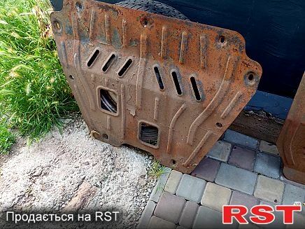 Зеленый Ниссан Альмера, объемом двигателя 1.8 л и пробегом 349 тыс. км за 2580 $, фото 7 на Automoto.ua