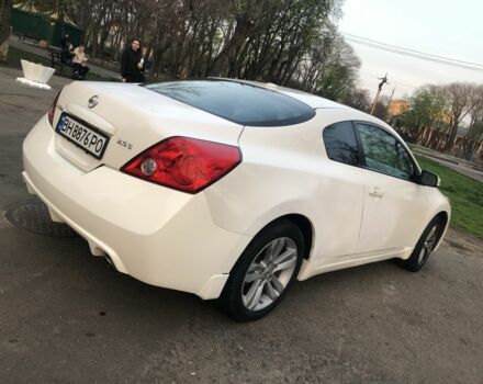 Белый Ниссан Альтима, объемом двигателя 2.5 л и пробегом 253 тыс. км за 7000 $, фото 4 на Automoto.ua