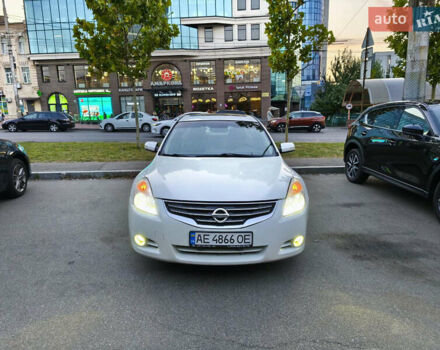 Белый Ниссан Альтима, объемом двигателя 2.49 л и пробегом 251 тыс. км за 7900 $, фото 4 на Automoto.ua