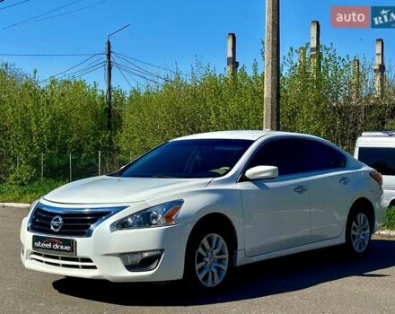 Белый Ниссан Альтима, объемом двигателя 2.49 л и пробегом 140 тыс. км за 8599 $, фото 2 на Automoto.ua